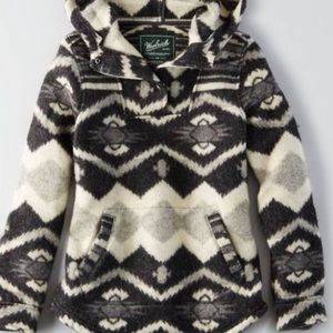 Woolrich + American Eagle blanket pullover